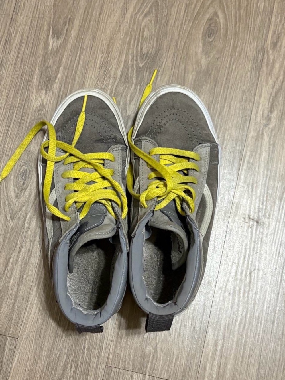 Vans High-Top in Gray with Yellow Laces